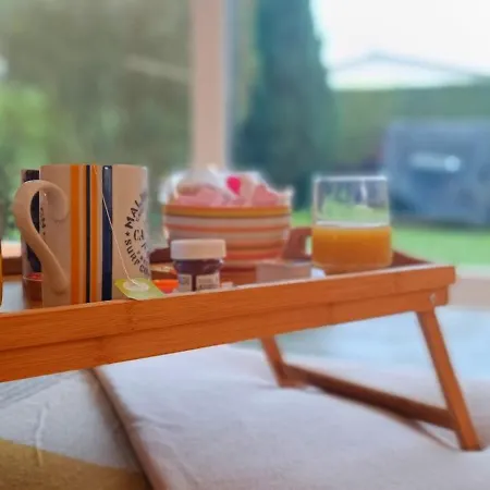 Proche - Parking Gratuit Et Prive - Terrasse Et Petit Jardin Cloture Courseulles-sur-Mer