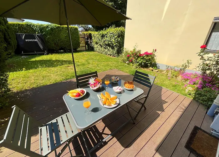 Proche - Parking Gratuit Et Prive - Terrasse Et Petit Jardin Cloture
