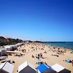 Proche - Parking Gratuit Et Privé - Terrasse Et Petit Jardin Clôturé Courseulles-sur-Mer