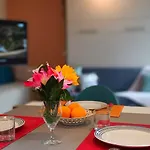 Proche - Parking Gratuit Et Privé - Terrasse Et Petit Jardin Clôturé Appartement Courseulles-sur-Mer