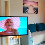 Appartement Proche - Parking Gratuit Et Privé - Terrasse Et Petit Jardin Clôturé