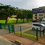 Appartement Proche - Parking Gratuit Et Privé - Terrasse Et Petit Jardin Clôturé Courseulles-sur-Mer