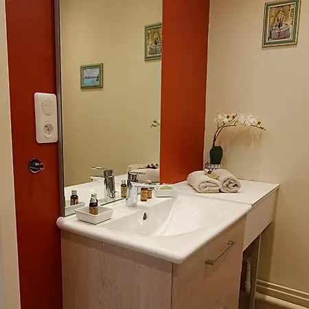 דירה Proche - Parking Gratuit Et Prive - Terrasse Et Petit Jardin Cloture קורסיי-סור-מר