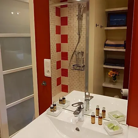 Proche - Parking Gratuit Et Prive - Terrasse Et Petit Jardin Cloture קורסיי-סור-מר