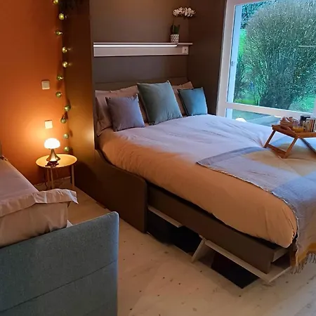 Proche - Parking Gratuit Et Privé - Terrasse Et Petit Jardin Clôturé * Courseulles-sur-Mer