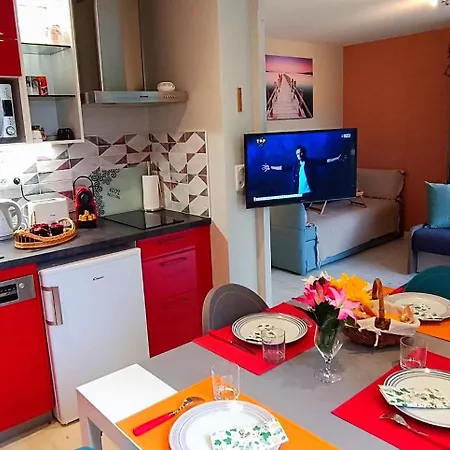 Proche - Parking Gratuit Et Prive - Terrasse Et Petit Jardin Cloture * קורסיי-סור-מר