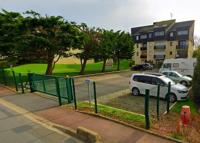 Apartament Proche - Parking Gratuit Et Prive - Terrasse Et Petit Jardin Cloture Courseulles-sur-Mer